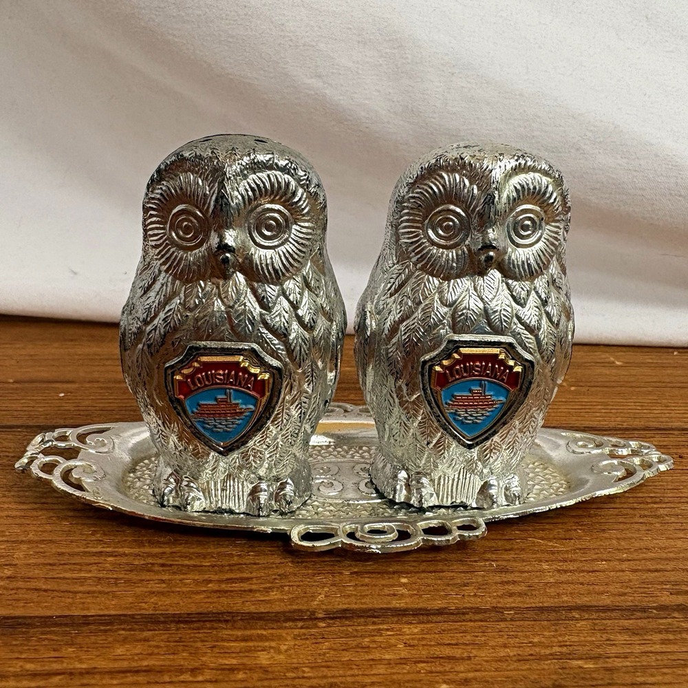 Vintage Made in Japan Owl Plastic Salt & Pepper Shakers w Stand/Tray Louisiana